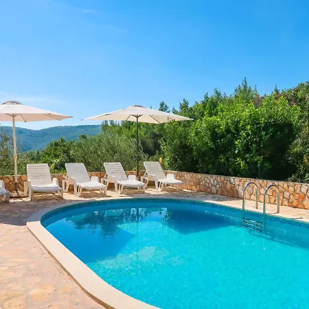 Chantal - Rac150 By Interhome